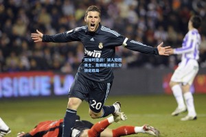 双加时鏖战！湖人险胜勇士，詹姆斯关键三分锁定胜局