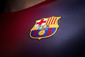 欧冠决赛巅峰对决，皇家马德里绝杀利物浦，第15次捧起大耳朵杯