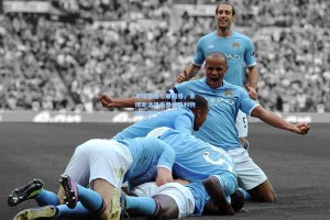 足球漫画引爆网络，索博斯洛伊世界波助利物浦力克阿森纳