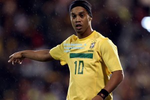 欧冠决赛巅峰对决，皇马绝杀多特蒙德第15次捧杯