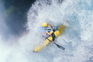 季后赛激战正酣，豪门对决引爆篮球热潮